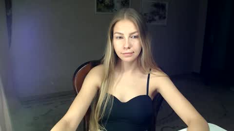 Snapshot of molli_and_tom chatting on October 11, 2025, 3:10 pm Bitcoin 1P8NuZxsaNsQTx7wJJJ7Ao1mic4nvJPVLC online show from October 11, 2025, 3:10 pm