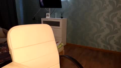 Snapshot of molli_and_tom chatting on March 24, 2026, 3:28 pm Bitcoin 1P8NuZxsaNsQTx7wJJJ7Ao1mic4nvJPVLC online show from March 24, 2026, 3:28 pm