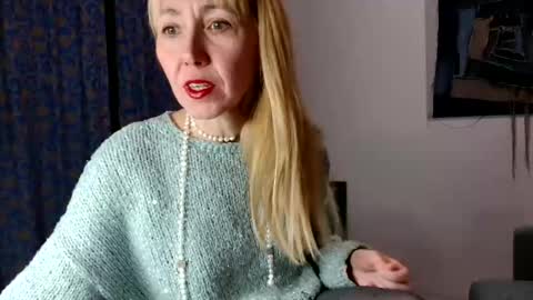 molliart online show from February 2, 2026, 6:06 pm