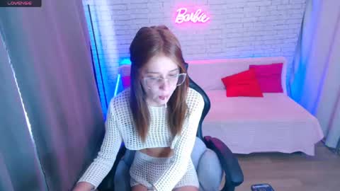 Snapshot of molly_barbie chatting on May 22, 2026, 2:30 am Molly Prvt is open online show from May 22, 2026, 2:30 am