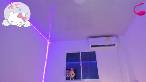 Snapshot of molly_g18 chatting on December 19, 2024, 2:12 am MARIANA online show from December 19, 2024, 2:12 am