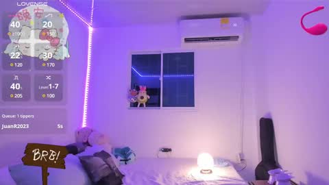 Snapshot of molly_g18 chatting on February 12, 2025, 3:51 am MARIANA online show from February 12, 2025, 3:51 am