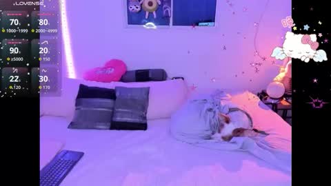 Snapshot of molly_g18 chatting on October 18, 2025, 12:24 am MARIANA online show from October 18, 2025, 12:24 am