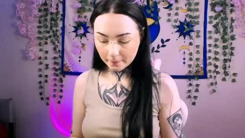 molly_kisss online show from April 15, 2026, 5:03 am