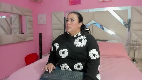 Snapshot of molly_madisson0 chatting on March 4, 2026, 12:33 pm molly_madisson0 online show from March 4, 2026, 12:33 pm