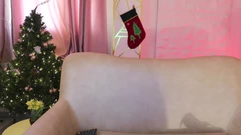   MOLLY   online show from December 30, 2024, 3:35 pm