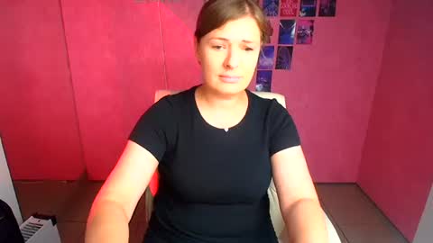 Snapshot of molly_mis chatting on July 6, 2026, 3:47 pm Molly online show from July 6, 2026, 3:47 pm