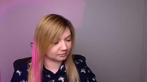 Snapshot of molly_moree chatting on January 31, 2025, 12:29 pm Molly online show from January 31, 2025, 12:29 pm