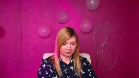 Snapshot of molly_moree chatting on February 18, 2025, 3:32 pm Molly online show from February 18, 2025, 3:32 pm