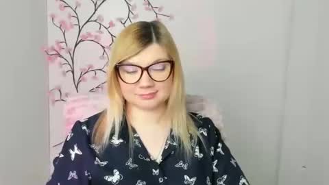 Molly online show from March 10, 2026, 1:16 pm