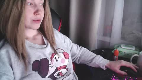 I have new photos come and see with love Molly online show from October 21, 2025, 10:21 pm