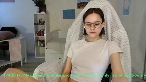 Snapshot of molly_soft chatting on June 5, 2026, 4:52 am Molly online show from June 5, 2026, 4:52 am