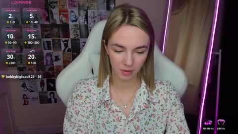 Molly online show from September 12, 2025, 1:28 am