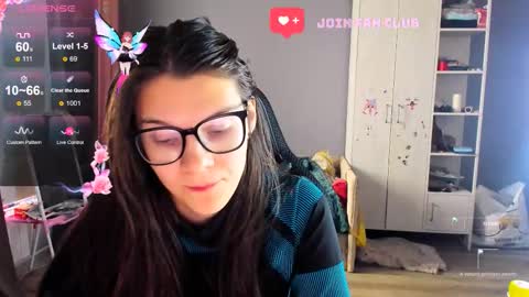 Snapshot of mollylollipop20 chatting on October 23, 2025, 4:56 am KIRA online show from October 23, 2025, 4:56 am
