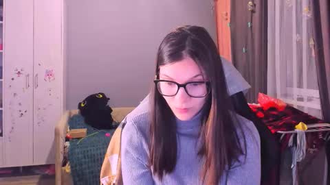  KIRA  online show from February 3, 2026, 1:37 am