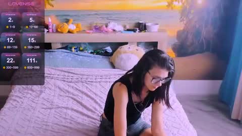 KIRA  online show from June 25, 2026, 2:33 am