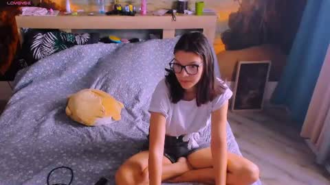  KIRA  online show from July 7, 2026, 2:14 am
