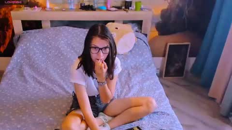 KIRA  online show from July 8, 2026, 2:16 am