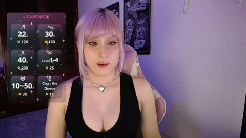Snapshot of mollymeyeer chatting on May 5, 2026, 10:40 pm Molly online show from May 5, 2026, 10:40 pm