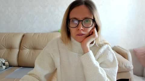 AngelMomm online show from March 1, 2025, 8:13 am