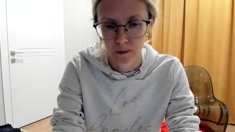 AngelMomm online show from October 14, 2025, 5:08 am