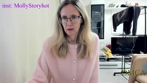 AngelMomm online show from April 12, 2026, 9:25 am