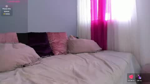 Molly online show from November 15, 2025, 4:14 pm