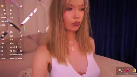 Snapshot of mollyymayy chatting on June 14, 2026, 1:36 am mollyymayy online show from June 14, 2026, 1:36 am