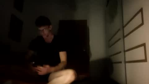 Snapshot of molnaratti14 chatting on March 3, 2025, 4:03 am Oszkr online show from March 3, 2025, 4:03 am