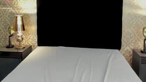 Moly Boston online show from December 4, 2025, 1:09 pm