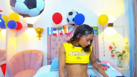 Snapshot of molyrestrepo chatting on June 23, 2026, 8:07 pm molyrestrepo online show from June 23, 2026, 8:07 pm