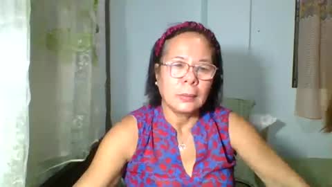 Snapshot of mombastic55 chatting on August 1, 2026, 11:20 am mombastic55 online show from August 1, 2026, 11:20 am