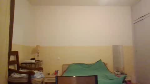 moment71200 online show from November 13, 2025, 7:13 pm