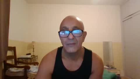 moment71200 online show from November 28, 2025, 1:36 pm