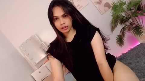 MOMIKHEM online show from September 24, 2025, 8:06 am