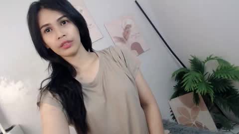 MOMIKHEM online show from April 20, 2026, 6:38 am