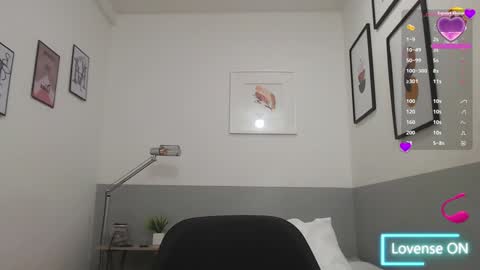 Daphne  online show from February 7, 2025, 2:08 am