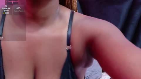  DINAH  online show from November 23, 2025, 7:57 pm