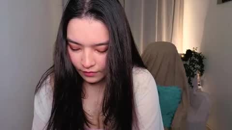 Momo online show from May 13, 2026, 9:55 pm
