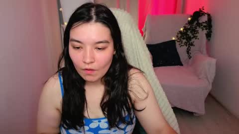 Momo online show from May 18, 2026, 4:07 am