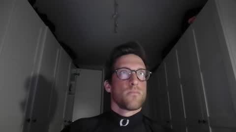 moms_little_monster online show from November 30, 2025, 6:56 pm