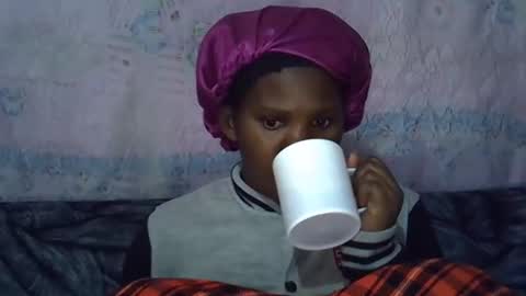Snapshot of momsdoll chatting on May 2, 2026, 5:34 am momsdoll online show from May 2, 2026, 5:34 am