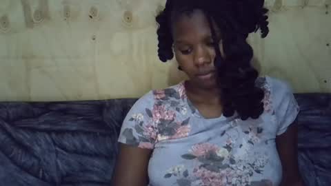 momsdoll online show from June 27, 2026, 12:22 pm