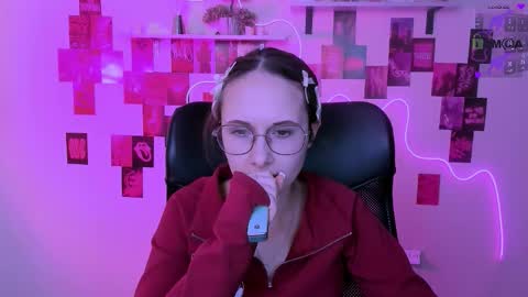 Mona  online show from March 13, 2026, 9:43 pm