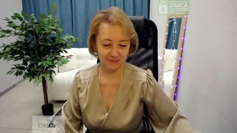 Mona online show from April 17, 2026, 3:48 pm