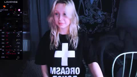 Snapshot of monalauu chatting on February 15, 2026, 5:20 pm online show from February 15, 2026, 5:20 pm