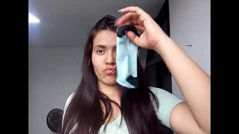 monalia17 online show from January 5, 2026, 7:39 pm