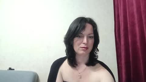 Snapshot of moncheriex chatting on June 3, 2026, 8:03 pm Arina online show from June 3, 2026, 8:03 pm