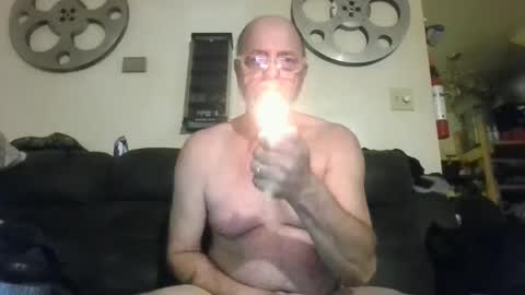 Snapshot of mondaymonday chatting on January 1, 2025, 3:24 pm mondaymonday online show from January 1, 2025, 3:24 pm