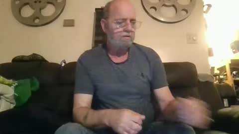 Snapshot of mondaymonday chatting on January 3, 2025, 5:50 am mondaymonday online show from January 3, 2025, 5:50 am